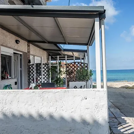 ホテル House By The Sea 2 Skála Foúrkas