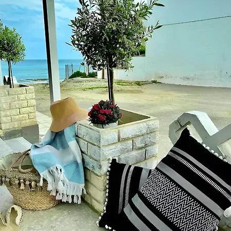 Dom wakacyjny House By The Sea 2 *